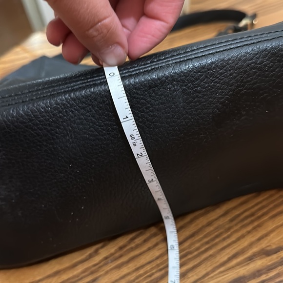 Michael kors shoulder bag. - Picture 10 of 11